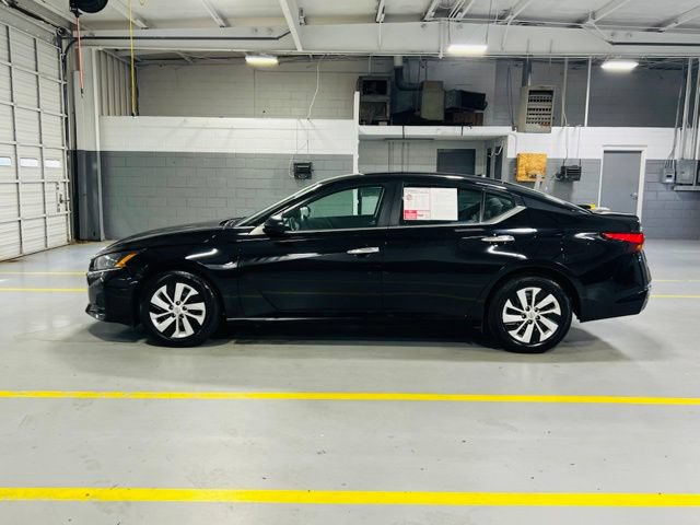 Used 2025 Nissan Altima 2.5 S FWD image 14