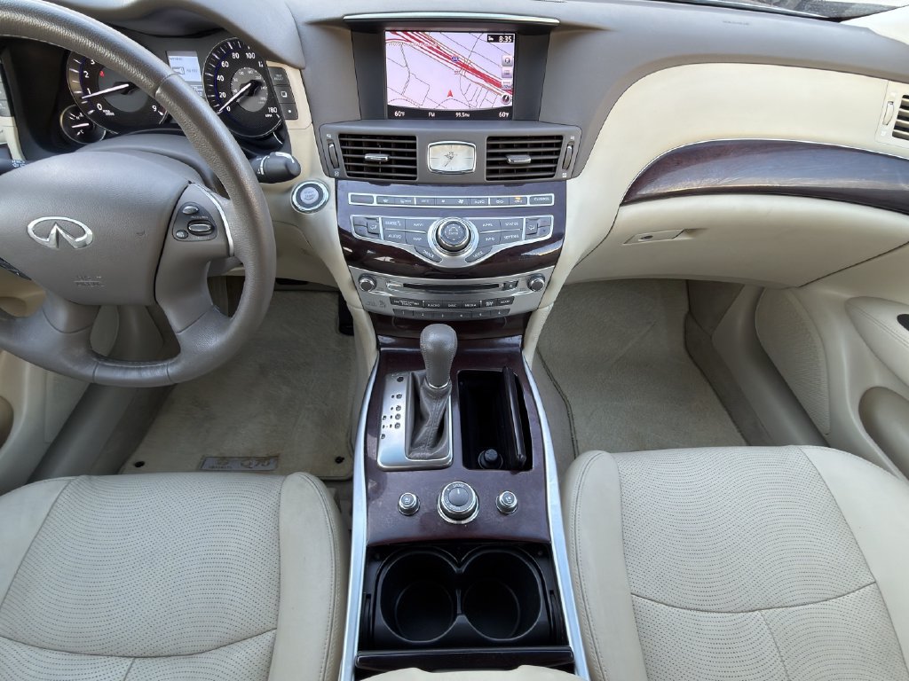 Used 2019 INFINITI Q70 Luxe AWD/4WD image 16