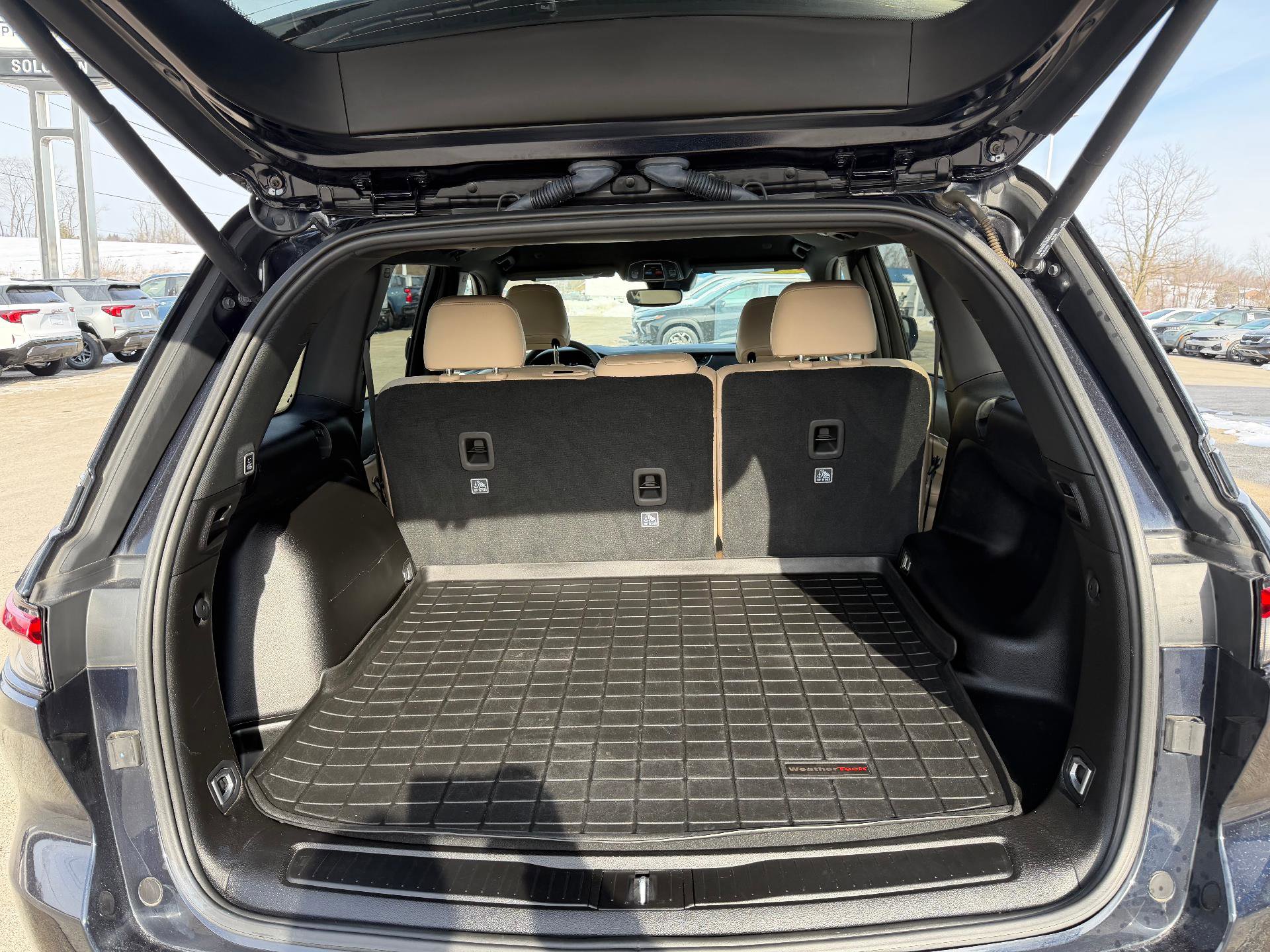 Used 2024 Jeep Grand Cherokee Limited image 12