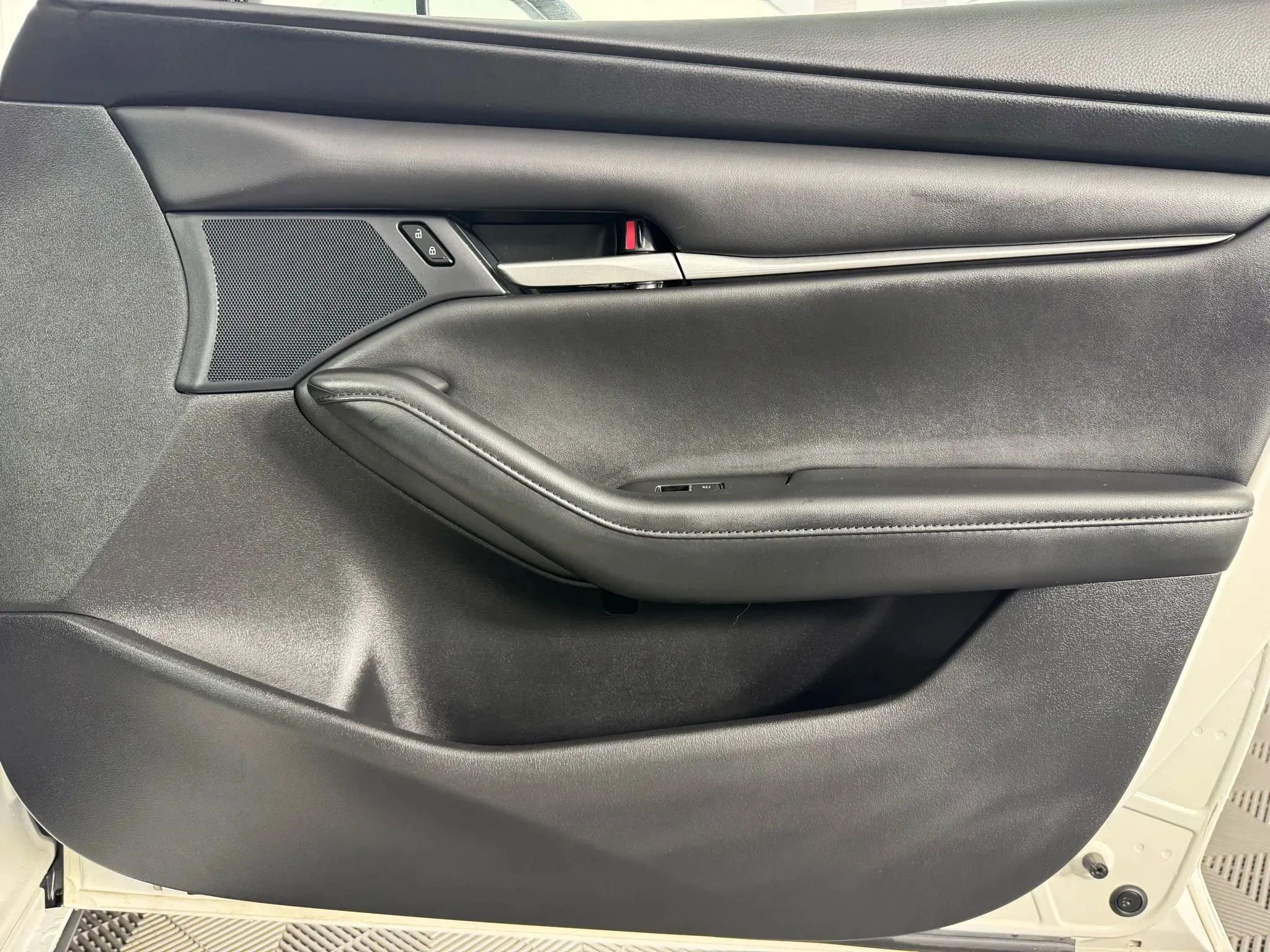Used 2023 MAZDA MAZDA3 s FWD image 38