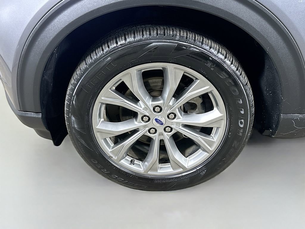 Used 2022 Ford Explorer Limited image 8