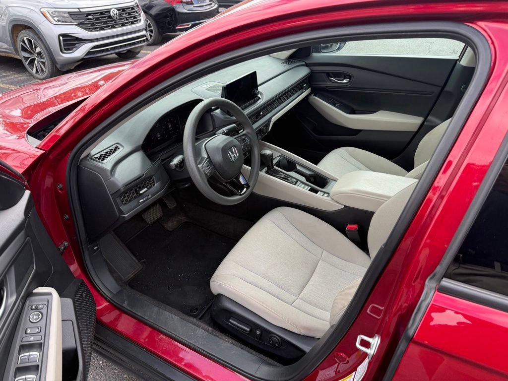 Used 2023 Honda Accord EX image 7