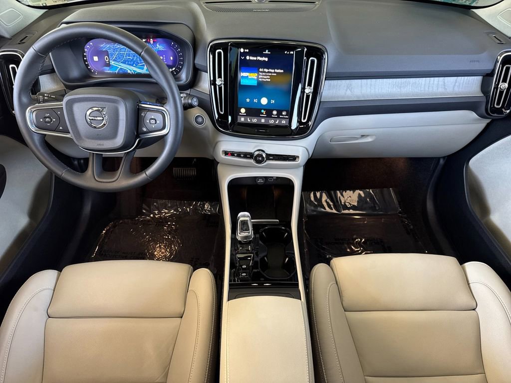 Certified 2024 Volvo XC40 B5 Plus image 12