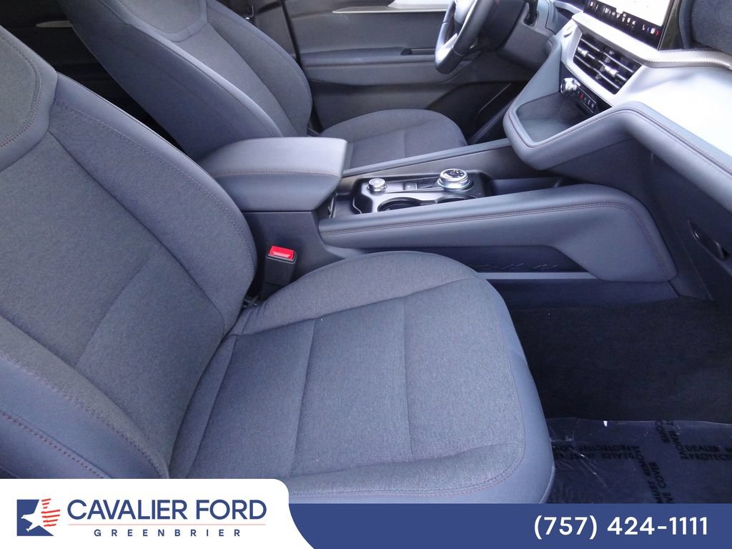 Used 2026 Ford Explorer Active AWD/4WD image 14