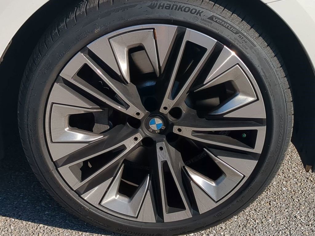 New 2026 BMW 530i w/ Premium Package image 11