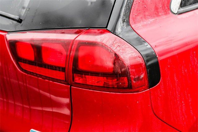 Used 2022 Kia Niro LX image 10