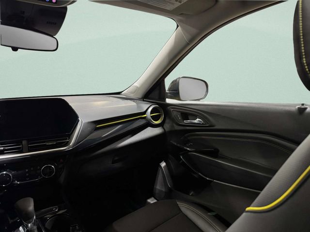 Used 2024 Chevrolet Trax ACTIV w/ Sunroof Package image 13