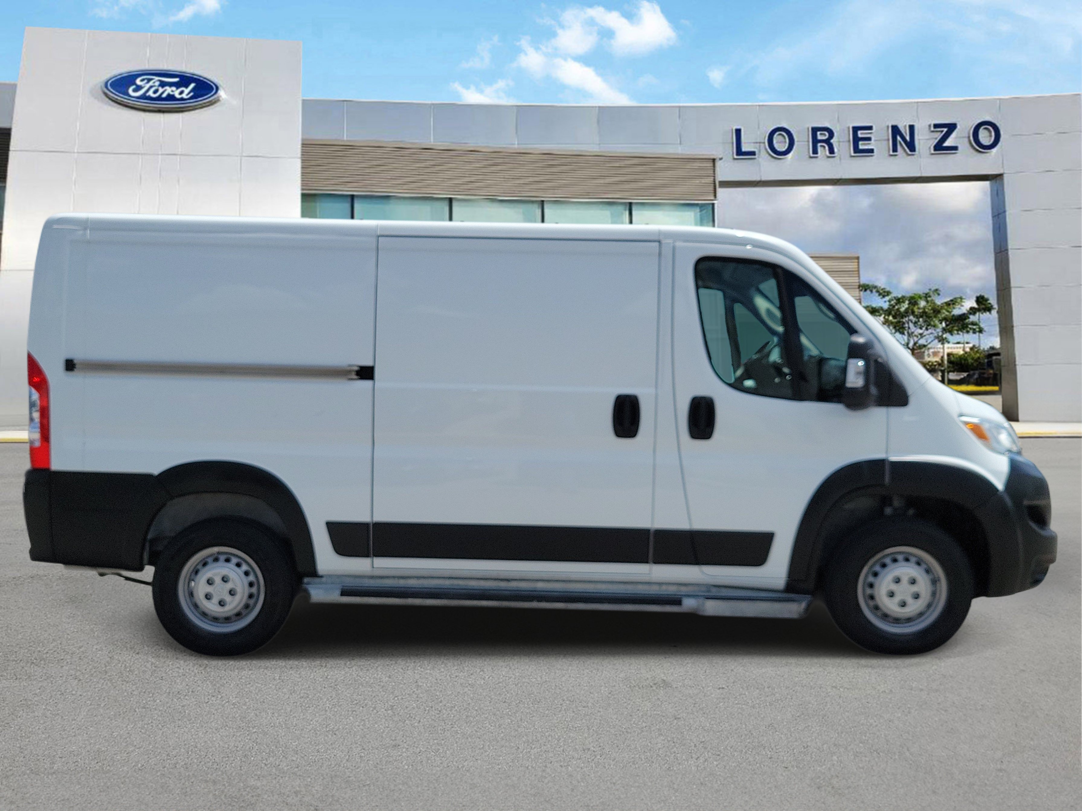 Used 2025 RAM ProMaster 2500 w/ U-Haul Equipment Group FWD image 4