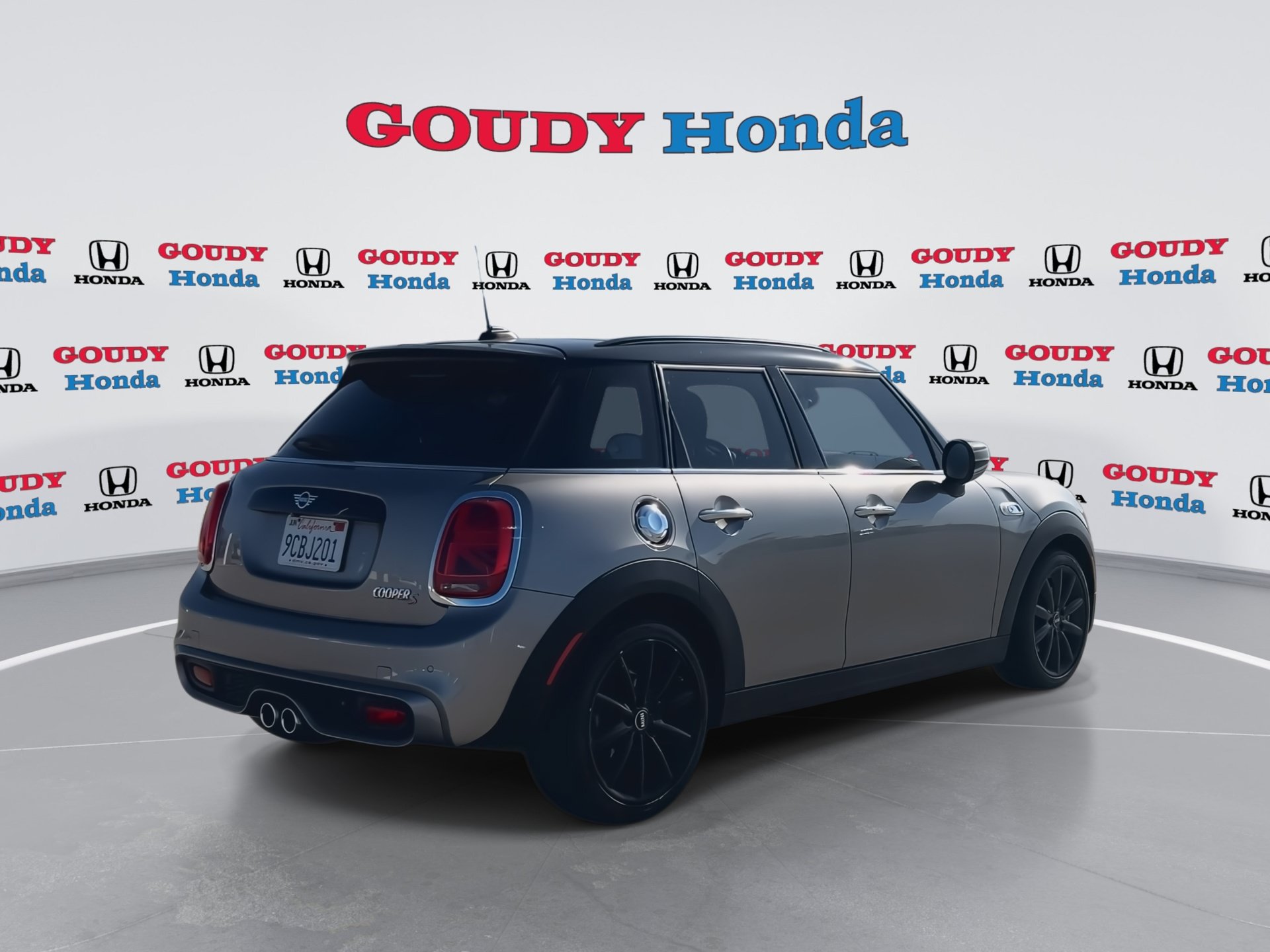 Used 2020 MINI Cooper S FWD image 8
