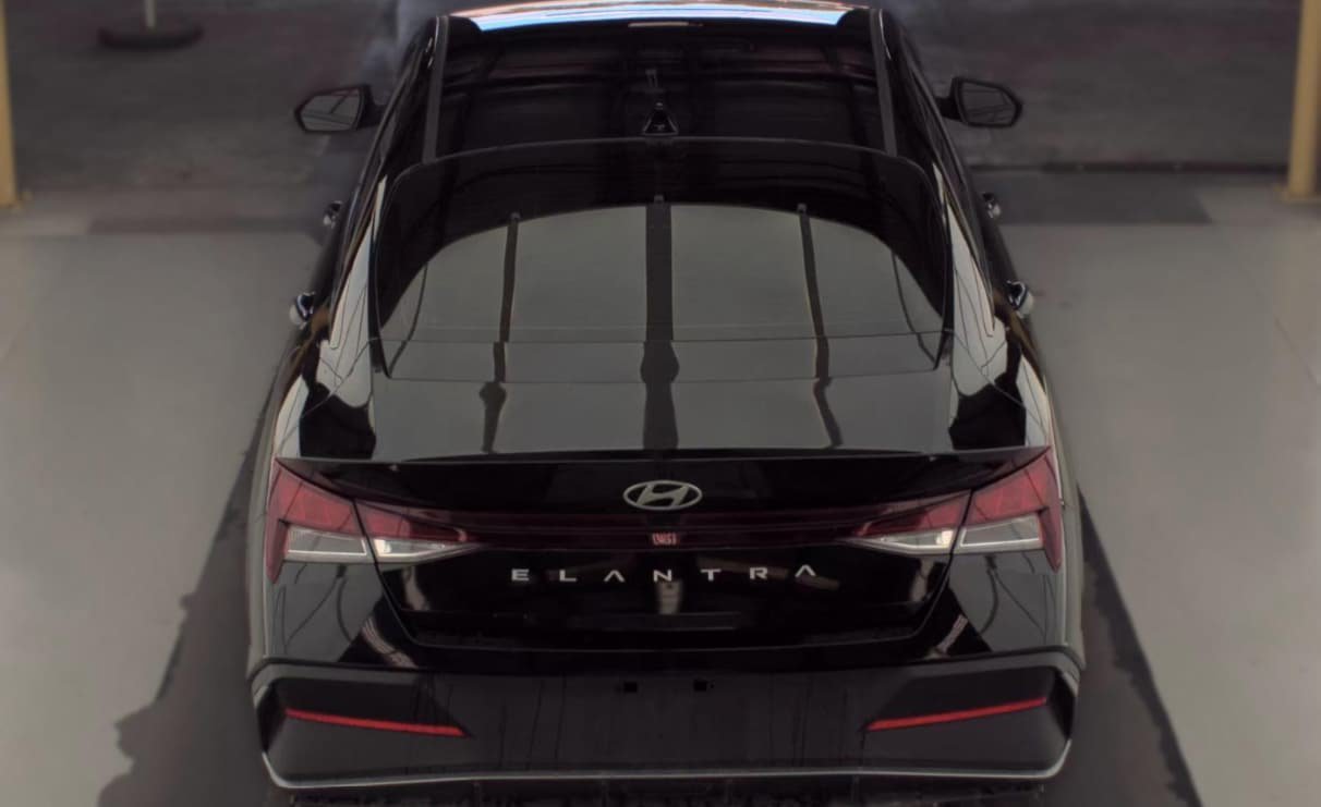 Used 2025 Hyundai Elantra SE FWD image 6