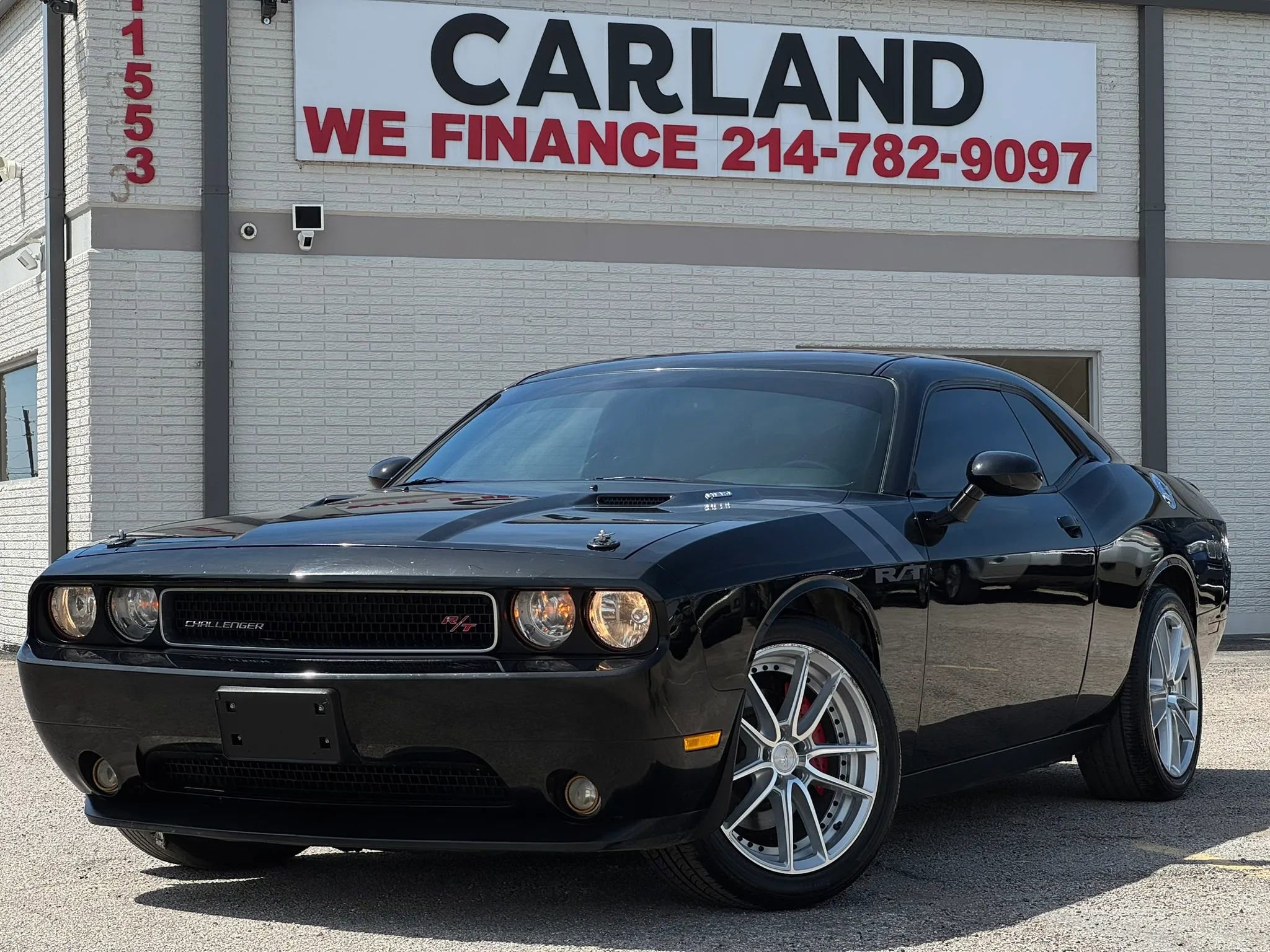 Used 2012 Dodge Challenger R/T RWD image 1
