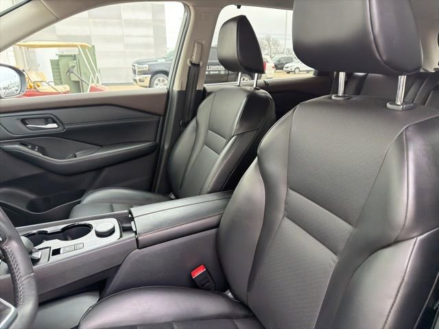 Used 2023 Nissan Rogue SV w/ SV Premium Package AWD/4WD image 19