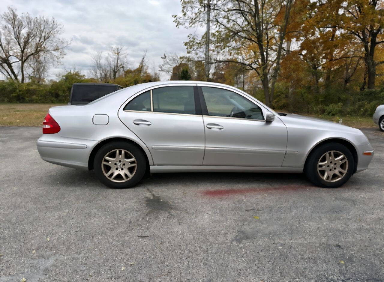 Used 2005 Mercedes-Benz E 320 4MATIC Sedan image 4