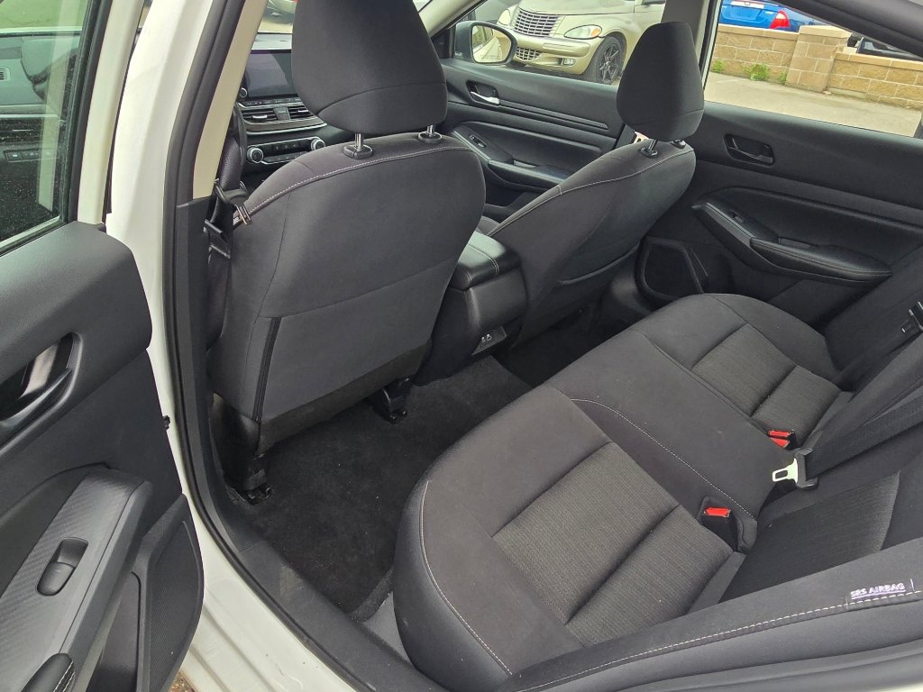 Used 2025 Nissan Altima 2.5 SV image 13