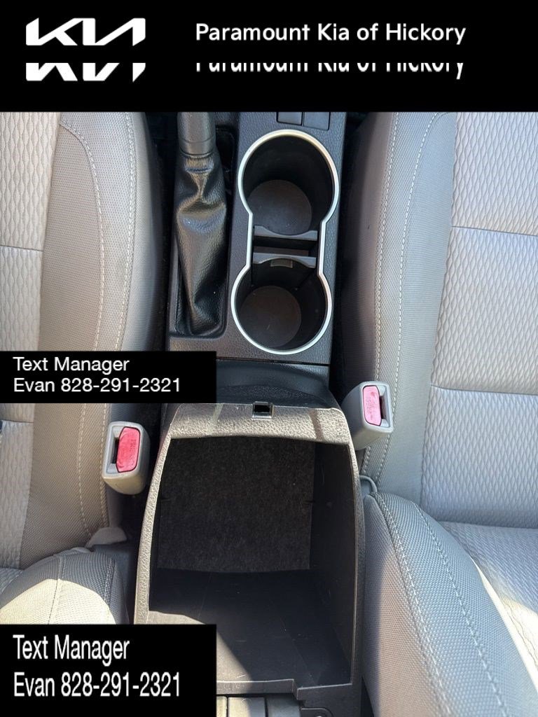 Used 2014 Toyota Corolla LE image 24