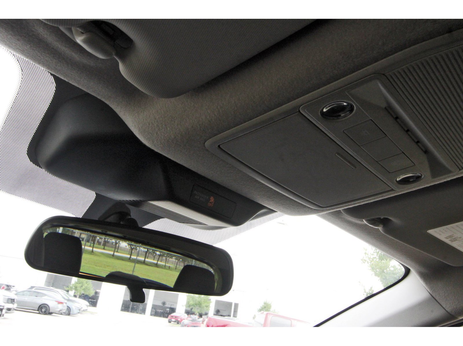 Used 2025 Nissan Kicks SR AWD/4WD image 24