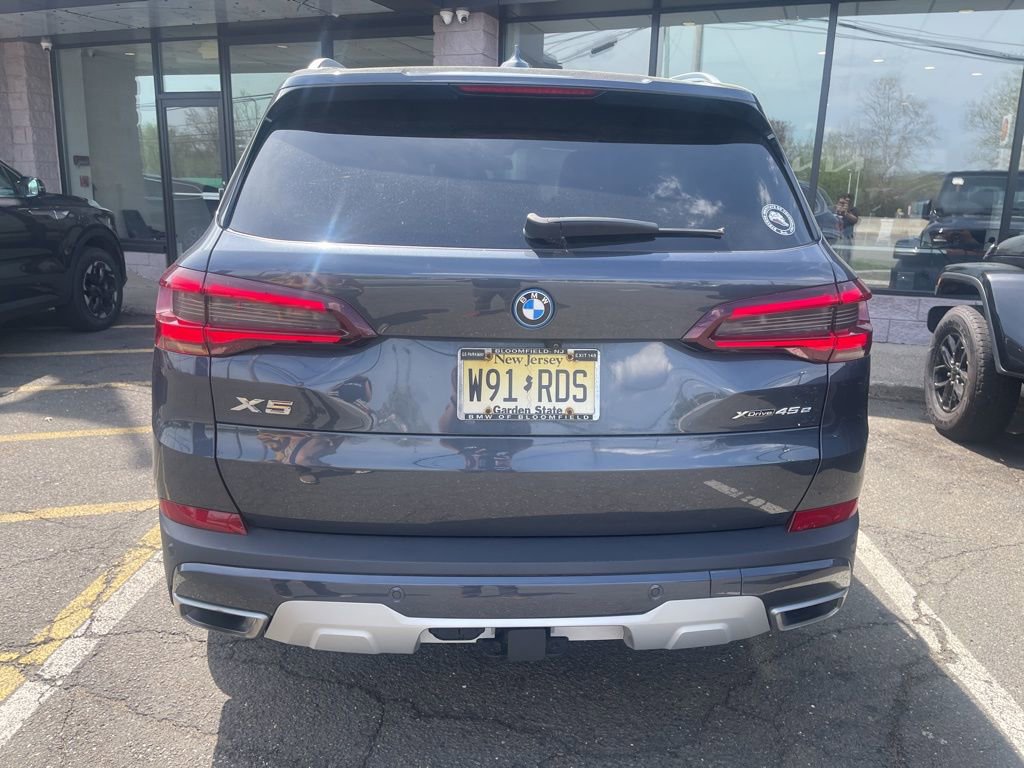 Used 2022 BMW X5 xDrive45e w/ Executive Package AWD/4WD image 4