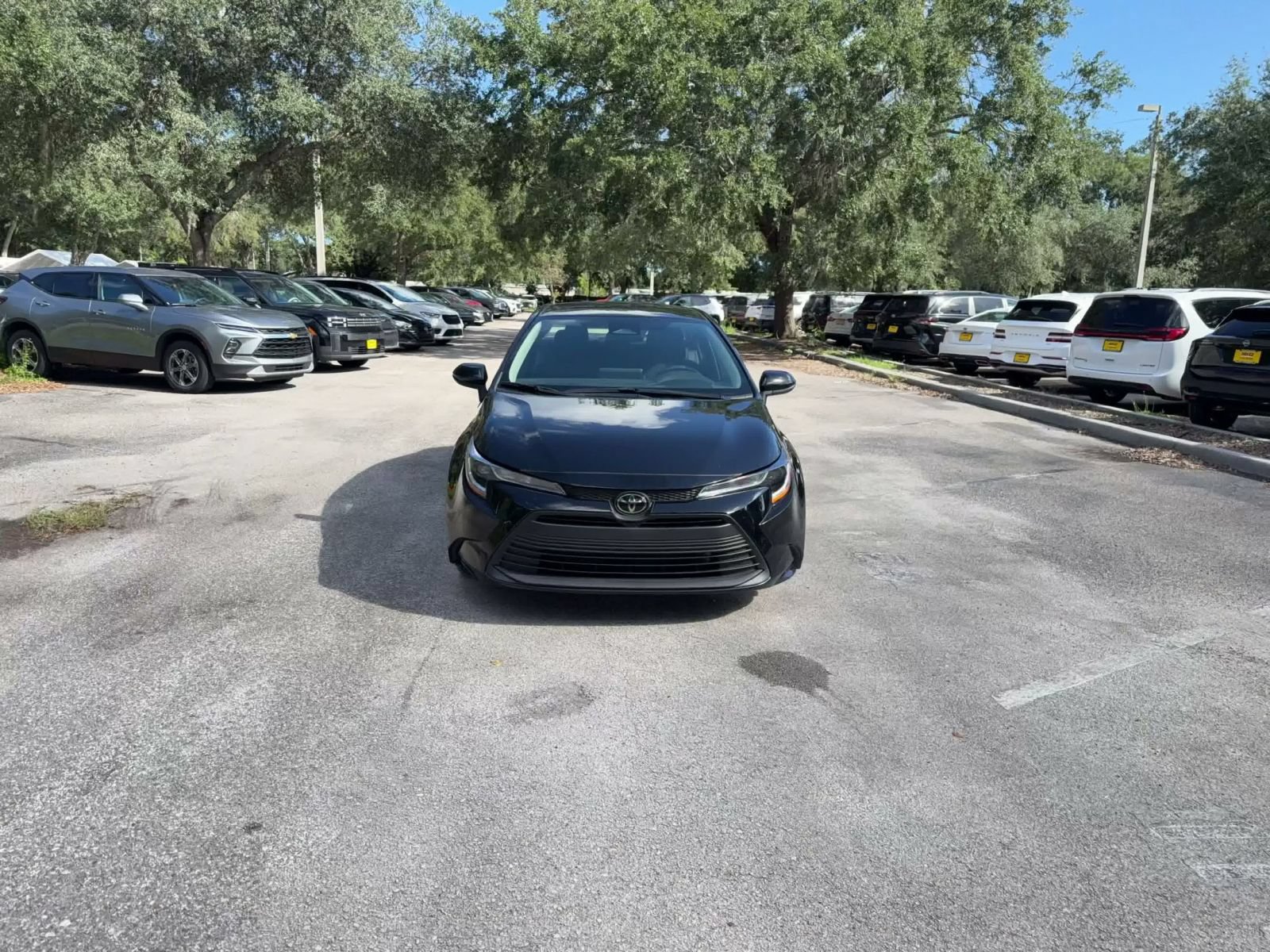 Used 2025 Toyota Corolla LE FWD image 4