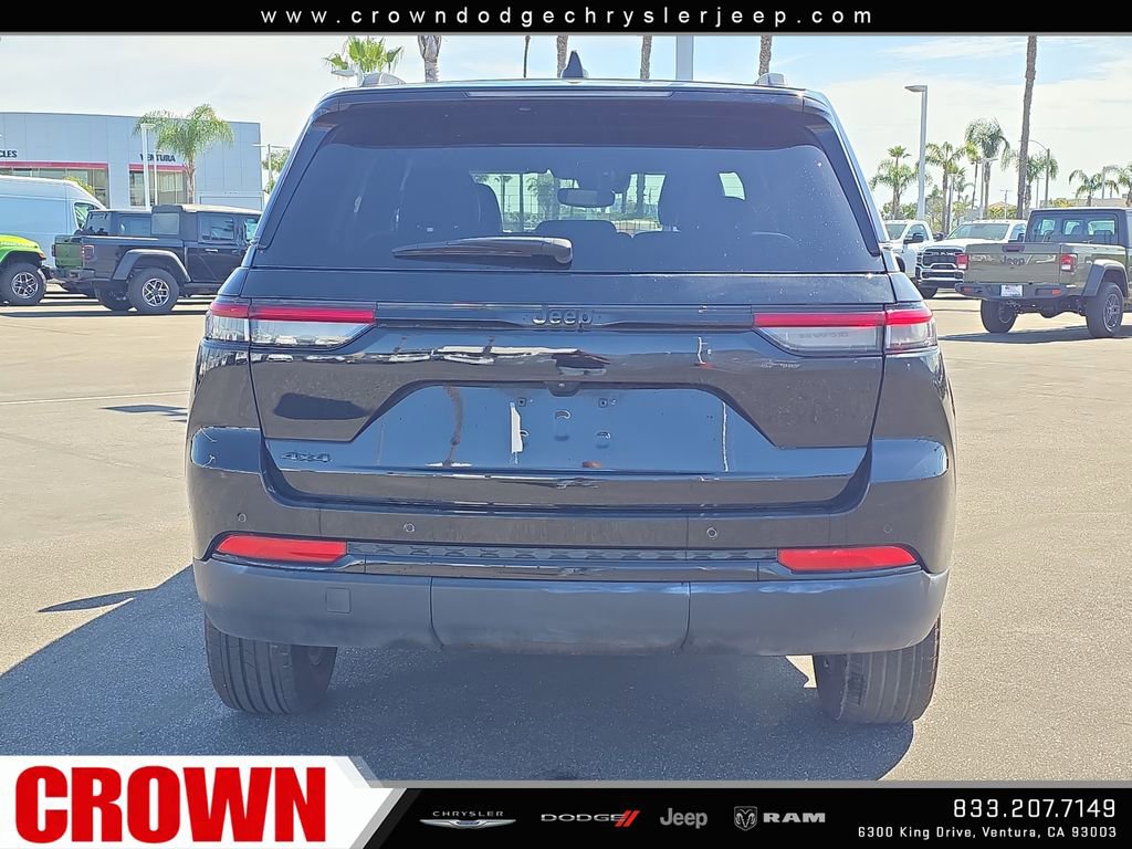 Used 2024 Jeep Grand Cherokee Altitude image 6