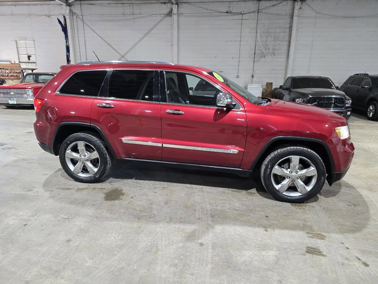 Used 2012 Jeep Grand Cherokee Overland image 16