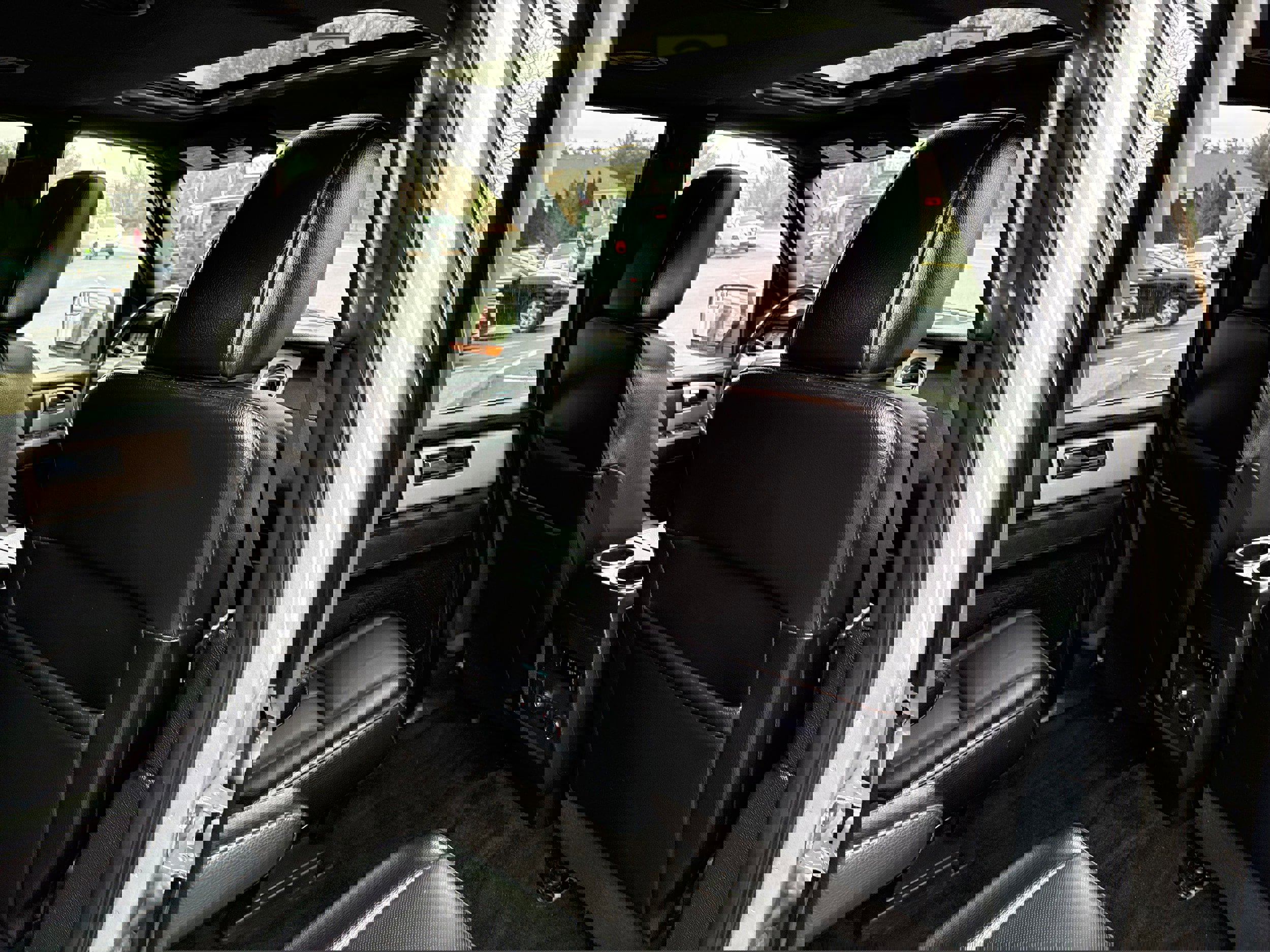 Used 2016 Ford Expedition Limited image 24