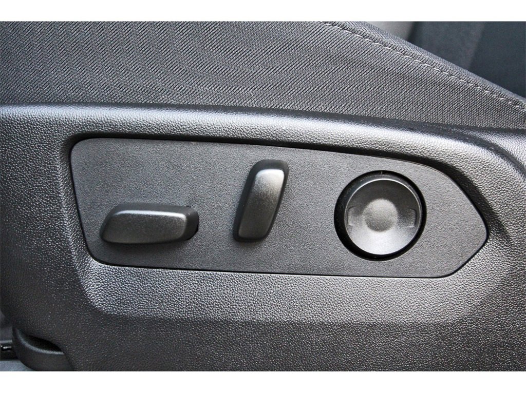 Used 2025 Chevrolet Silverado 2500 Custom w/ Custom Value Package image 28