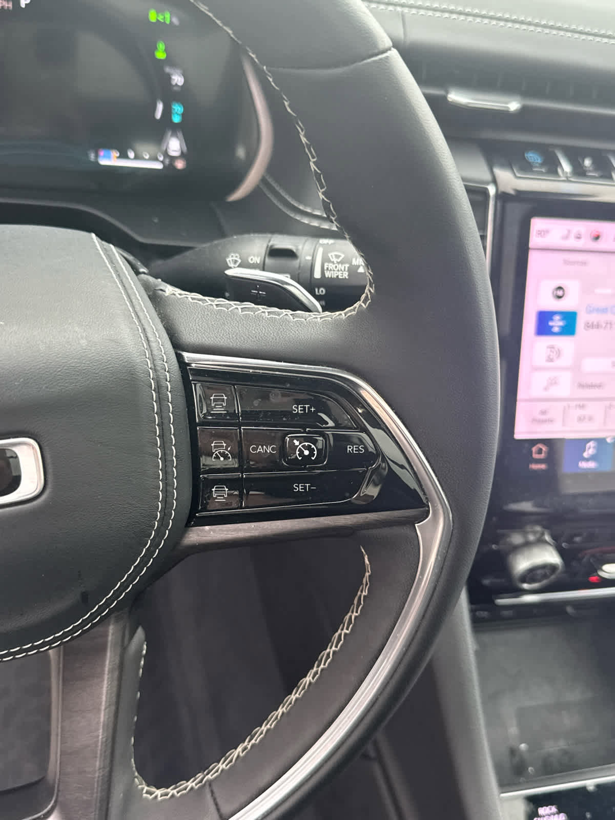 Used 2022 Jeep Grand Cherokee Overland w/ Luxury Tech Group IV image 18