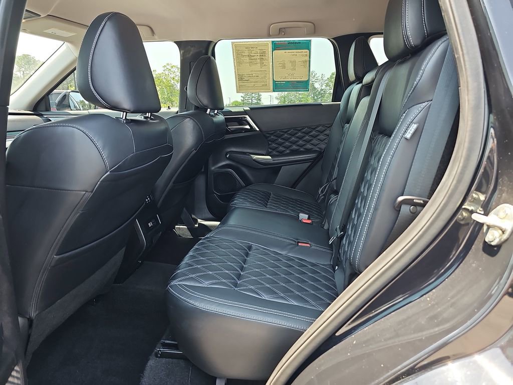 Used 2022 Mitsubishi Outlander SEL AWD/4WD image 19