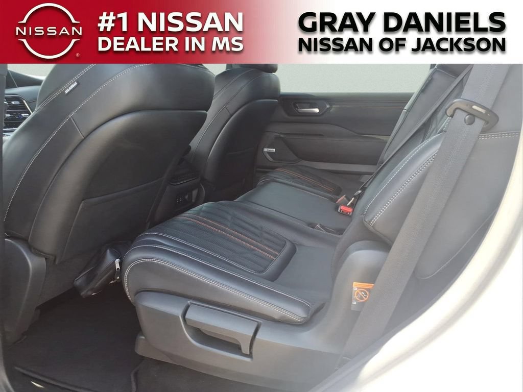 Certified 2025 Nissan Armada PRO-4X w/ Pro-4X Premium Package AWD/4WD image 29