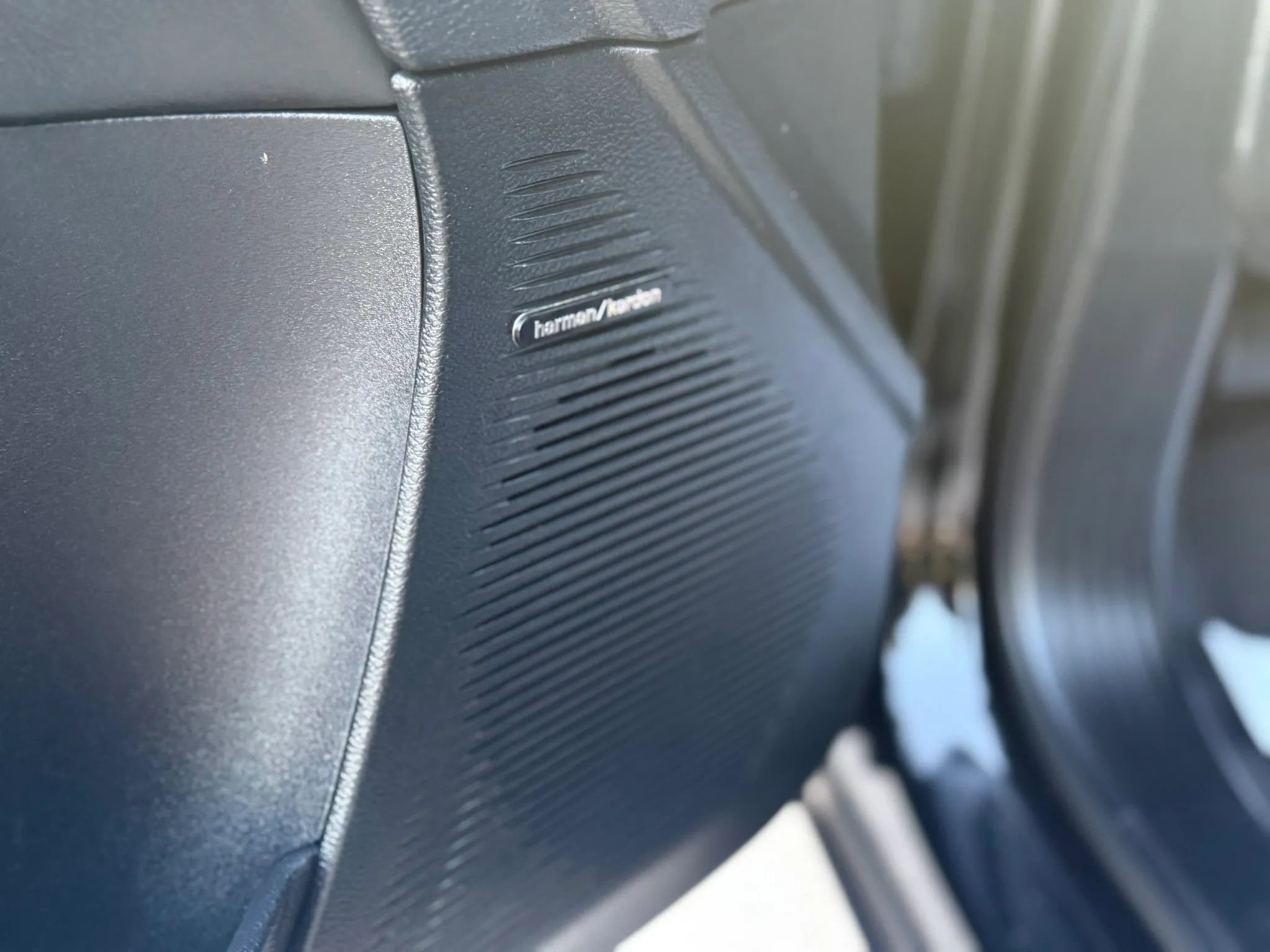 Used 2016 Dodge Challenger SRT Hellcat image 9