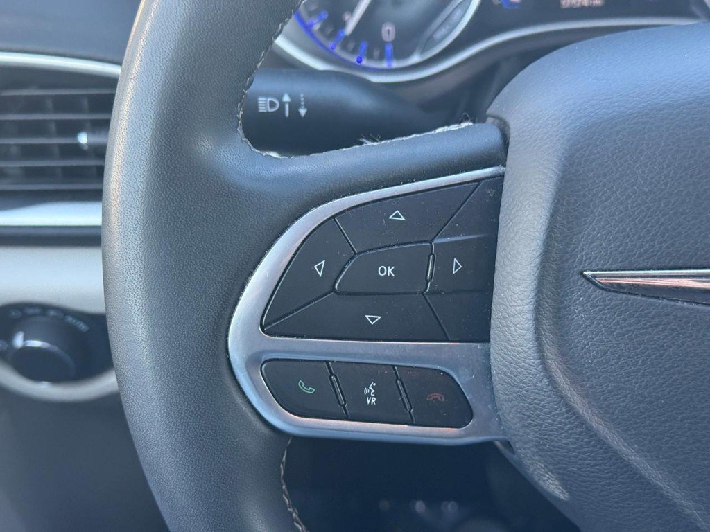 Used 2023 Chrysler Voyager LX image 21