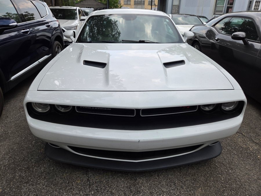 Used 2017 Dodge Challenger R/T Scat Pack RWD image 2