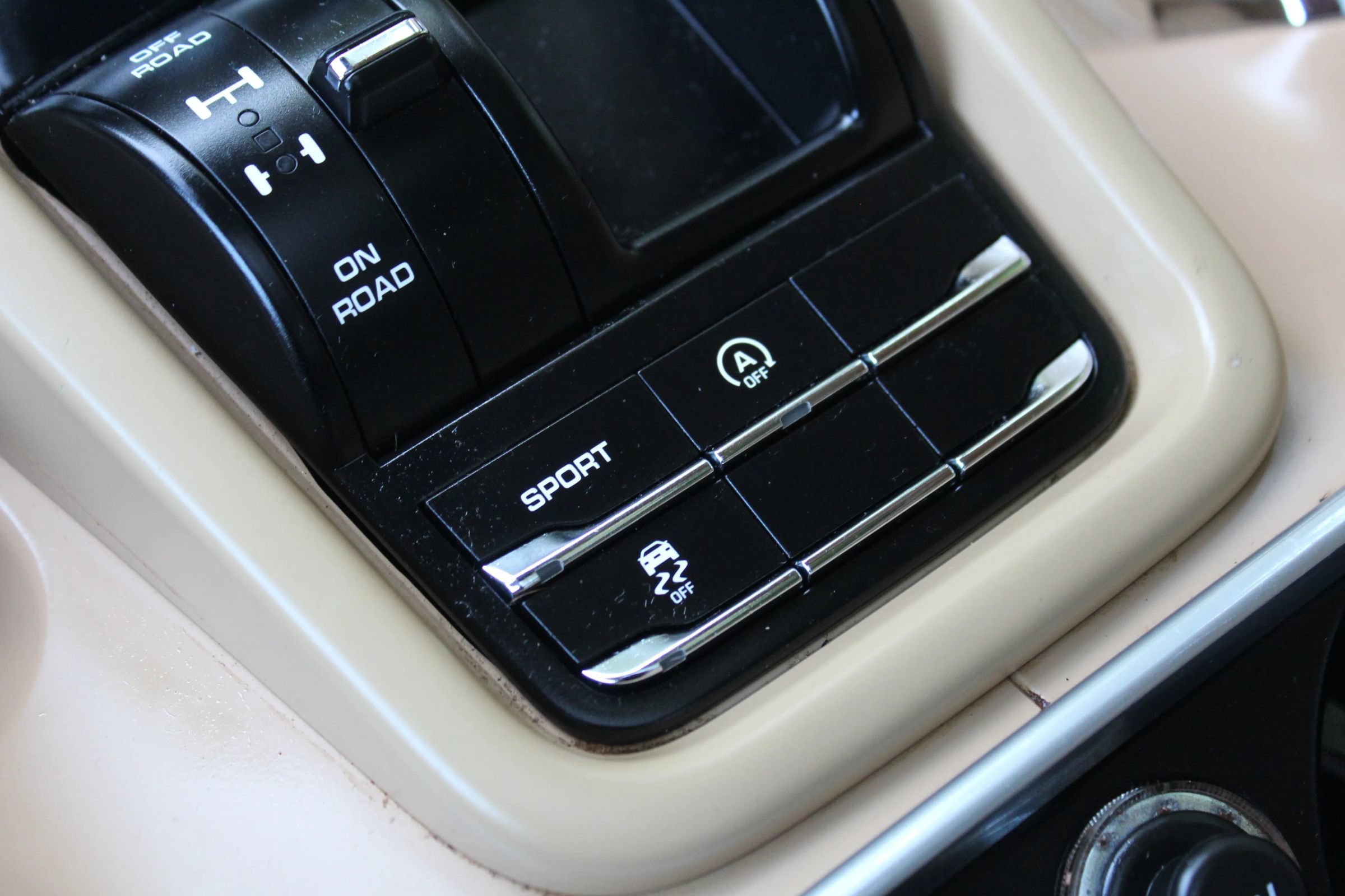 Used 2014 Porsche Cayenne AWD/4WD image 29