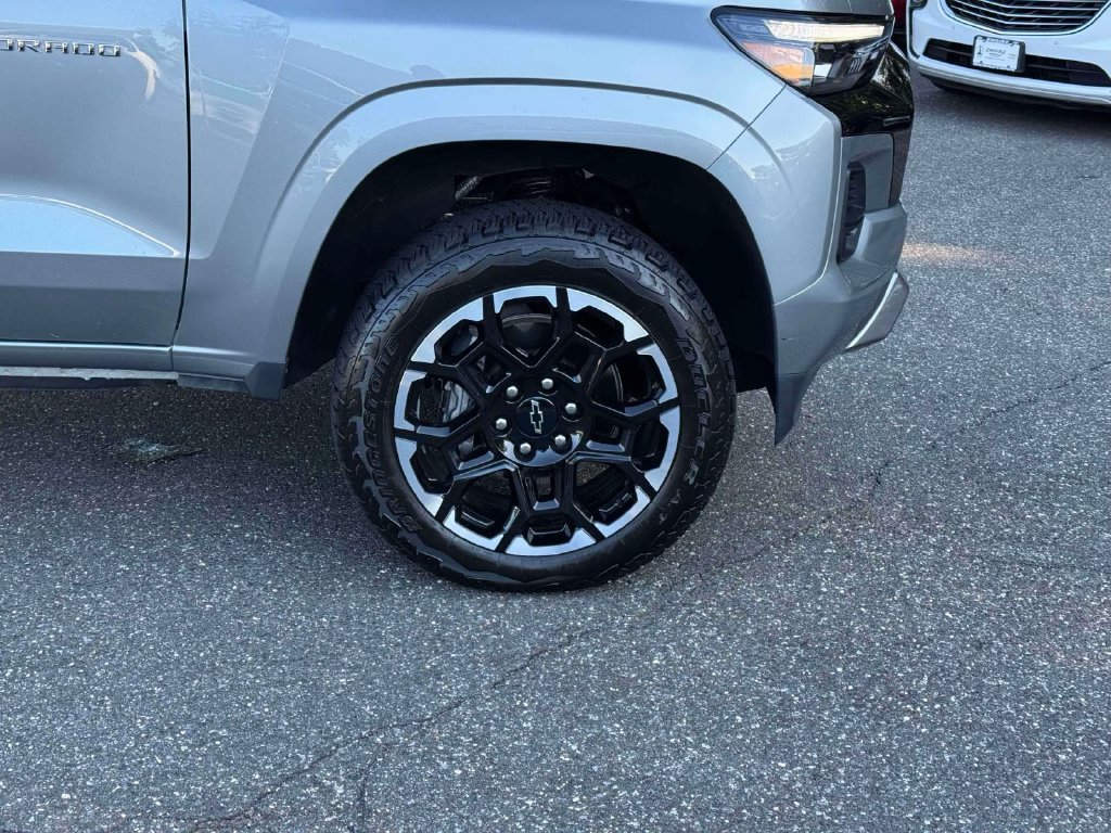 Used 2026 Chevrolet Colorado Z71 w/ Z71 Convenience Package 2 AWD/4WD image 9
