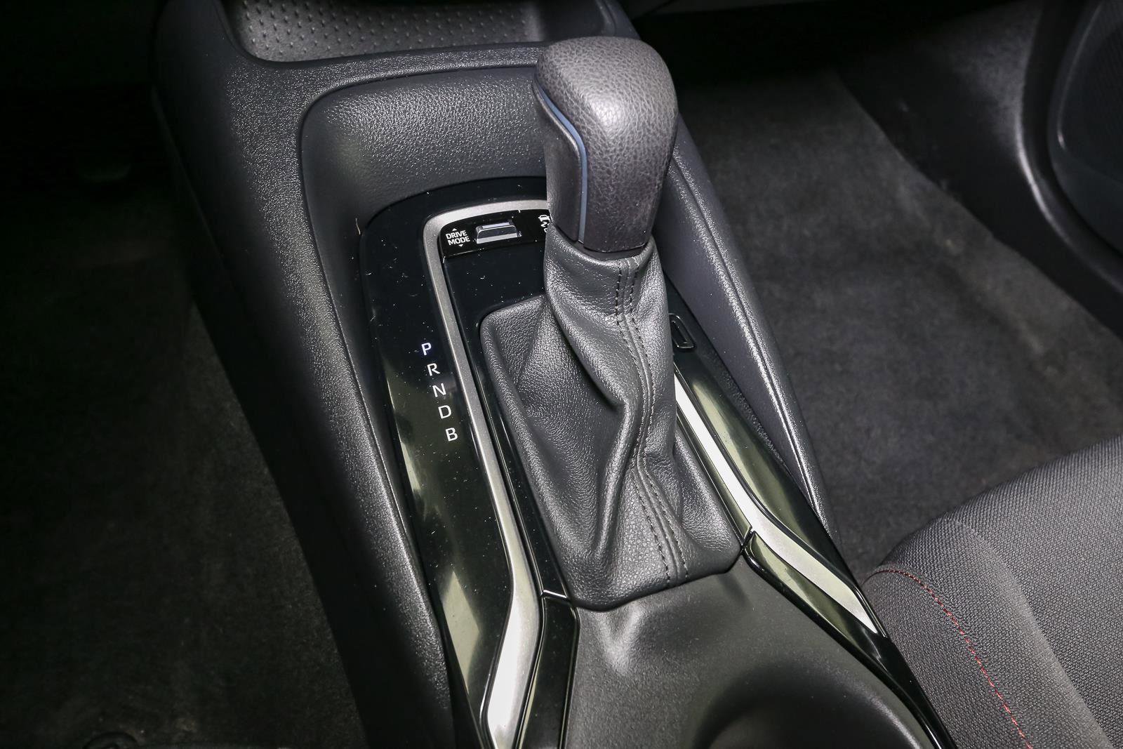 Used 2023 Toyota Corolla SE w/ Carpet Mat Package (TMS) FWD image 32