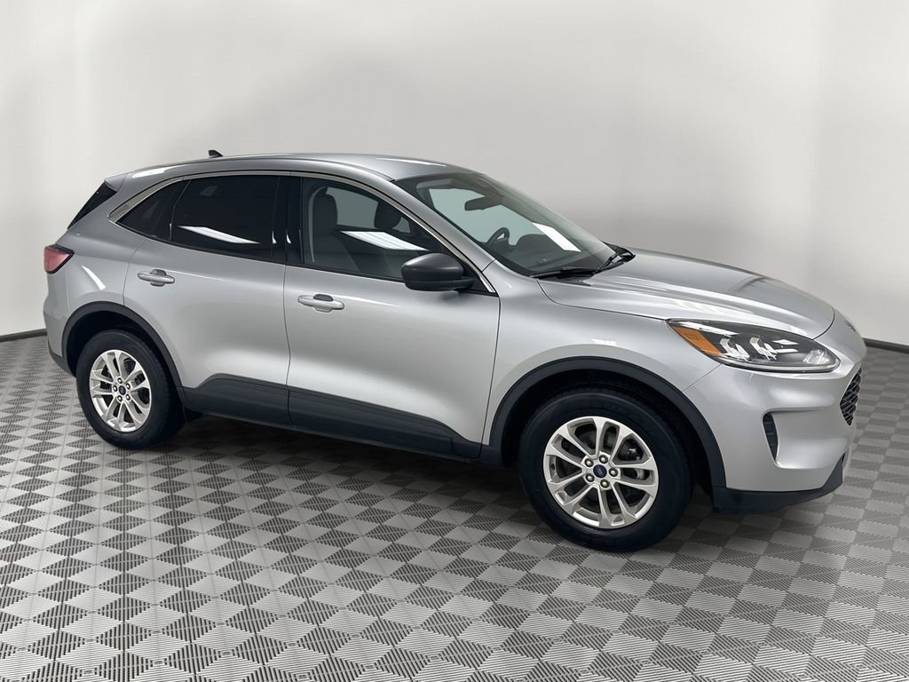 Used 2022 Ford Escape SE image 1