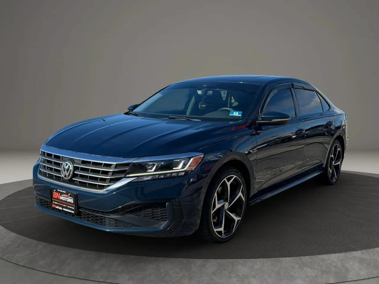 Used 2020 Volkswagen Passat 2.0T R-Line FWD image 3