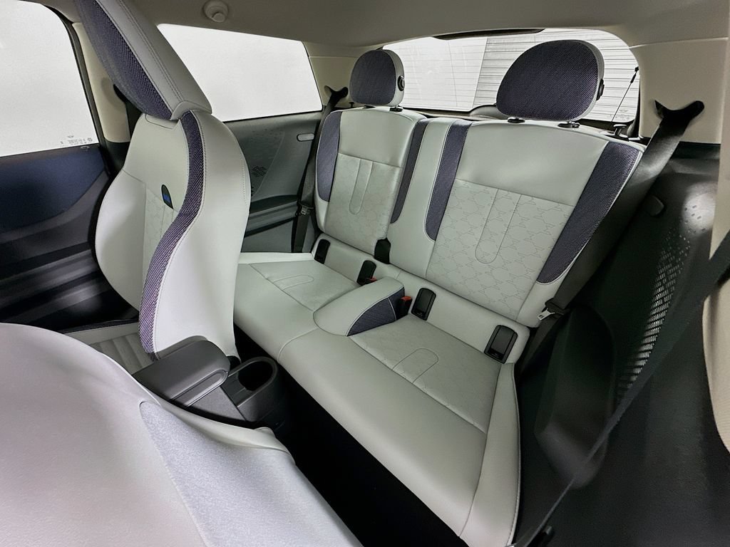 Certified 2025 MINI Cooper 2-Door Hardtop FWD image 17