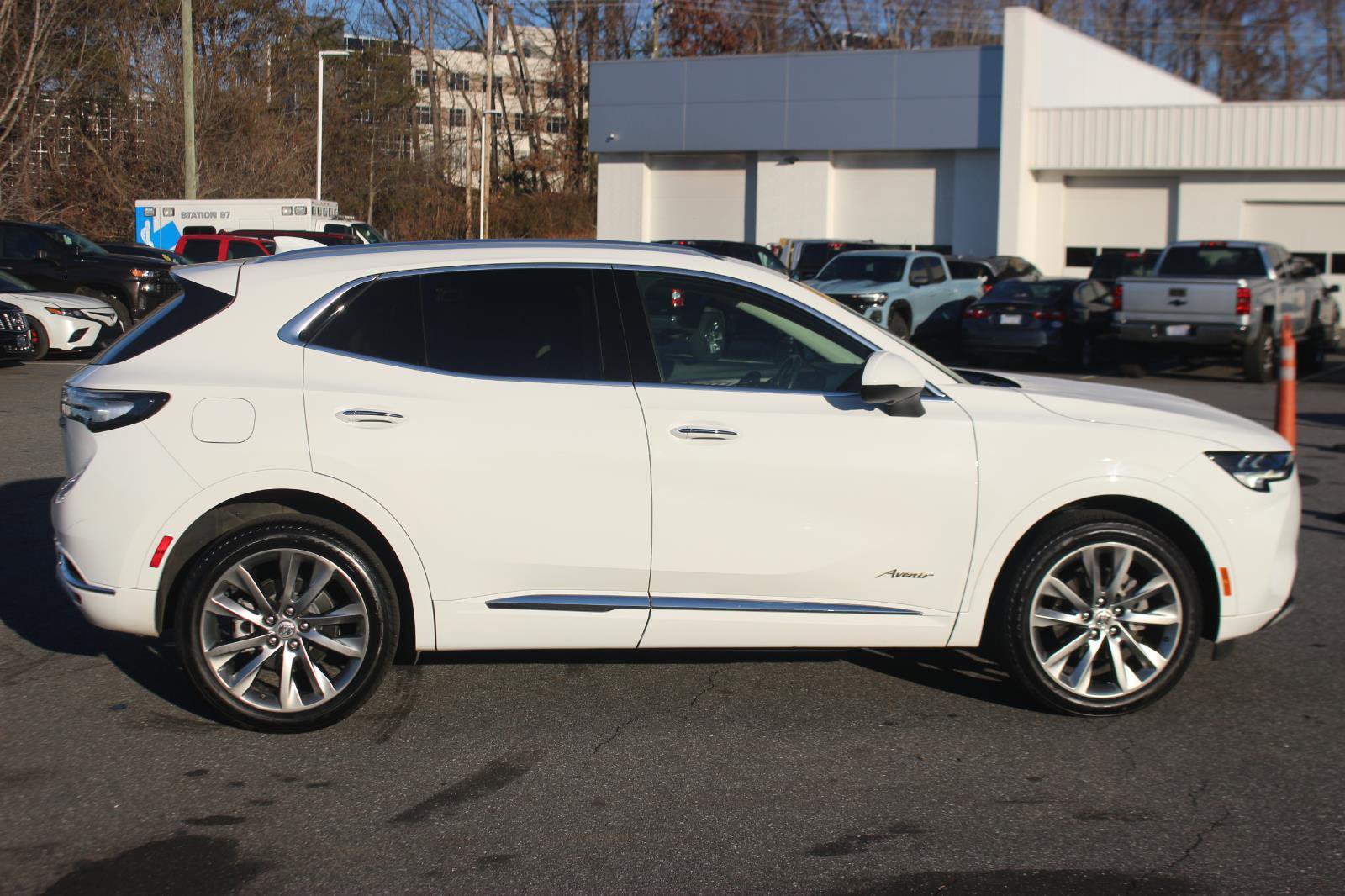 Used 2022 Buick Envision Avenir w/ Safety Package image 7