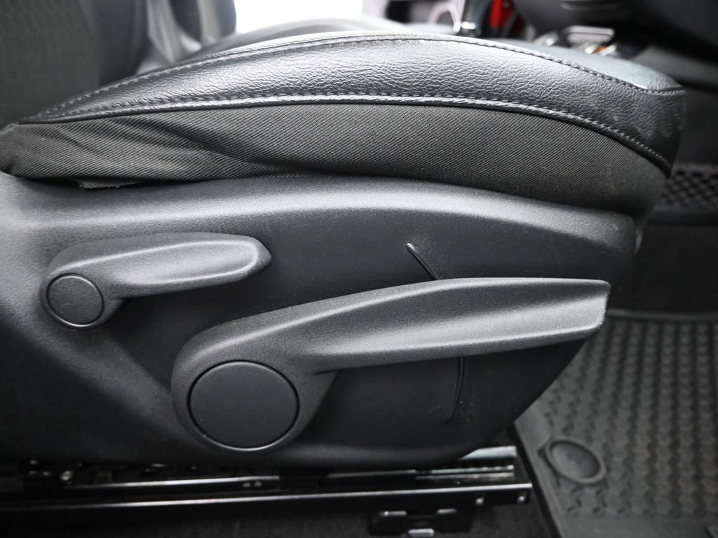 Used 2020 Jeep Compass Latitude image 12