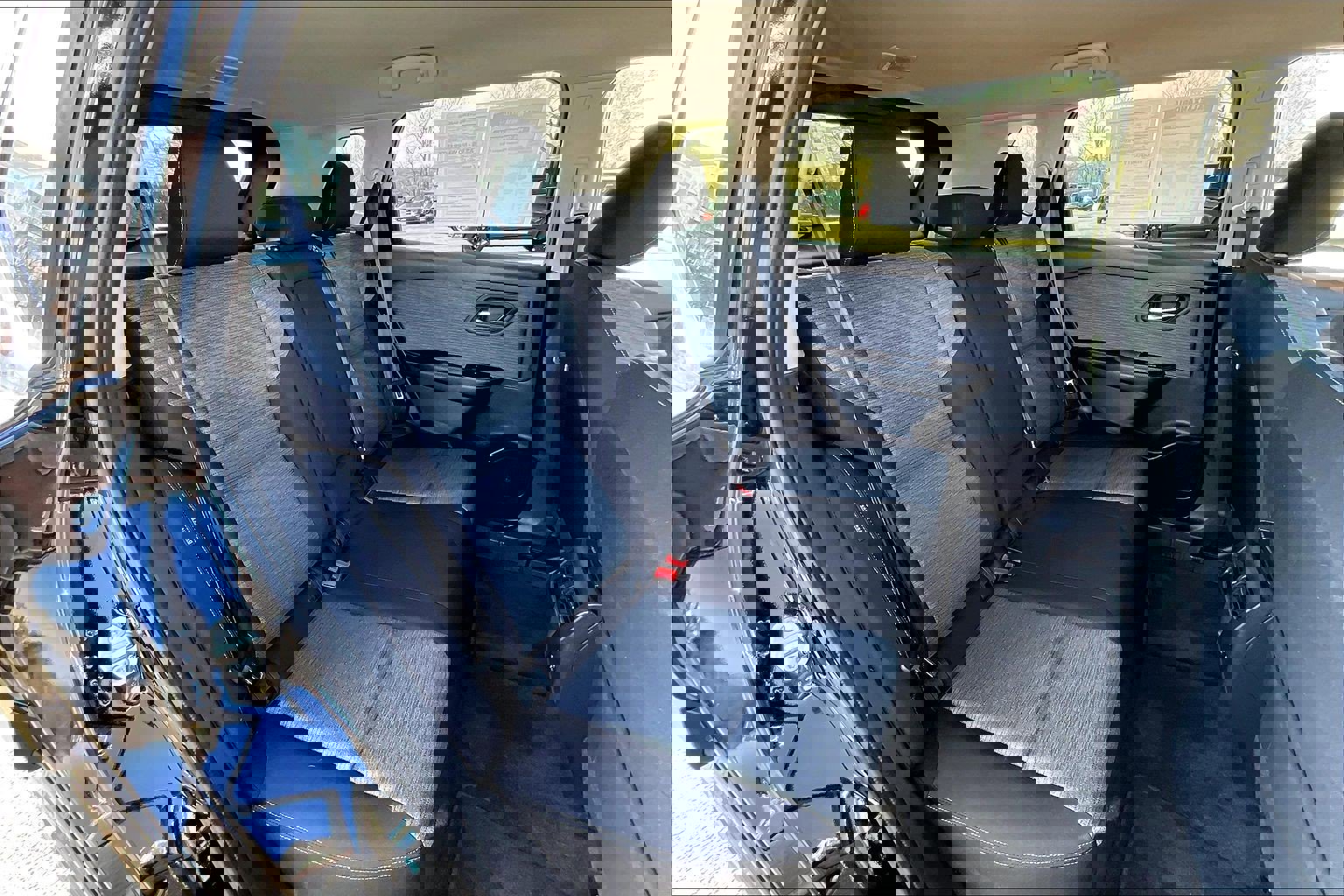 Used 2023 Nissan Rogue SV image 25