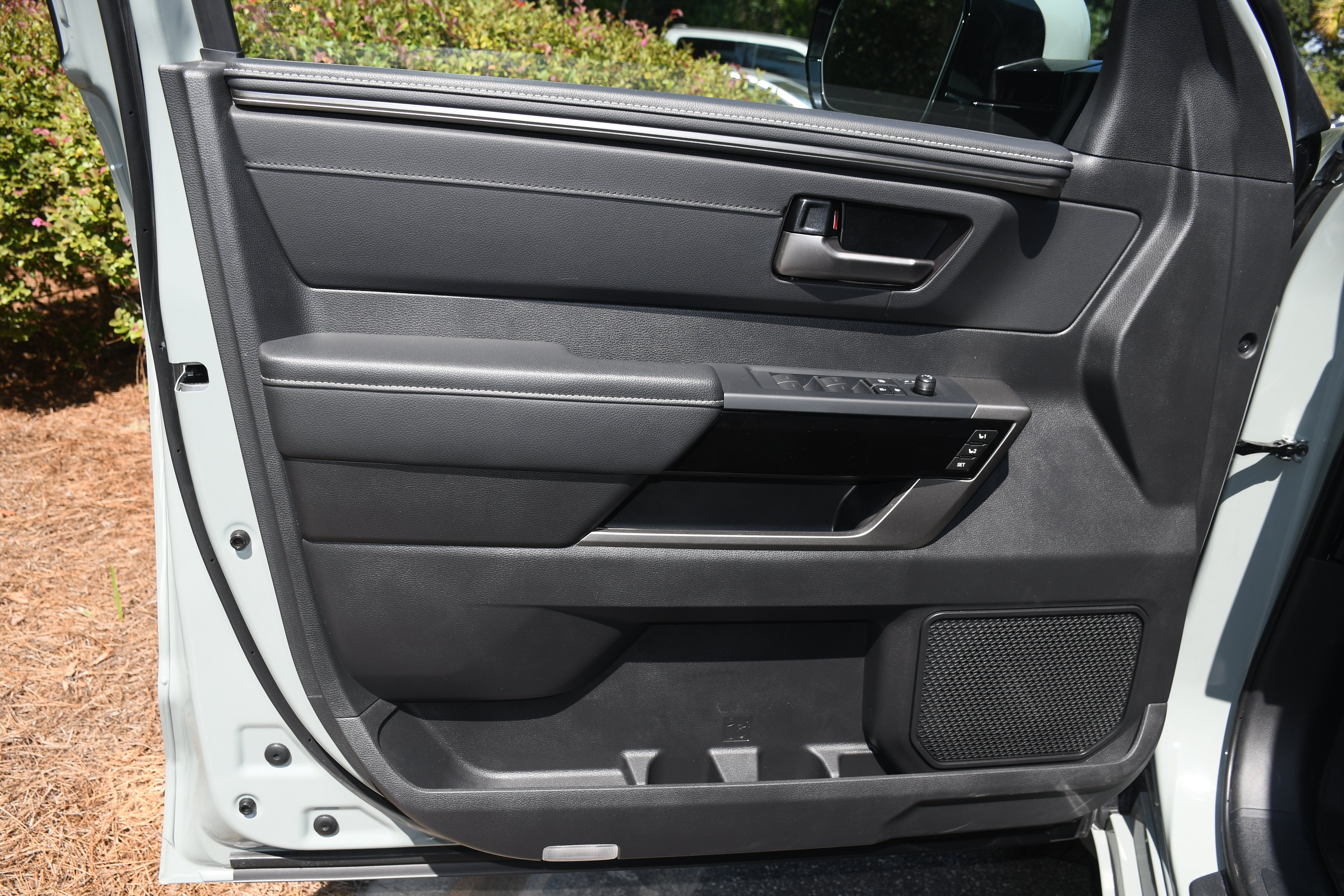 Certified 2026 Toyota Tundra Limited AWD/4WD image 9