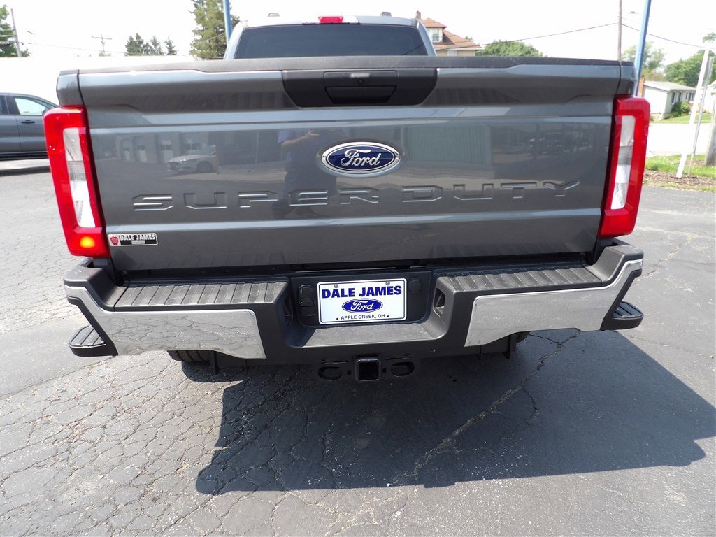 New 2025 Ford F350 XLT w/ FX4 Off-Road Package image 6