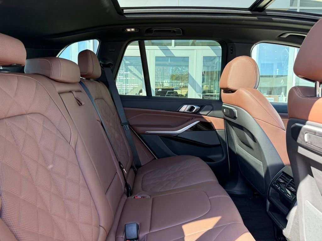 Used 2026 BMW X5 xDrive40i w/ M Sport Package AWD/4WD image 10