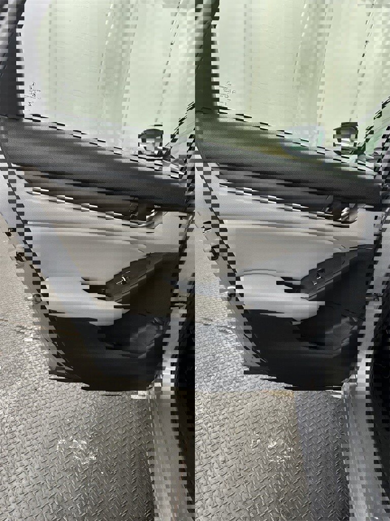 Used 2019 Honda Accord LX image 23