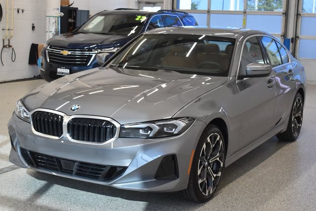 New 2026 BMW 330i xDrive Sedan w/ Convenience Package AWD/4WD image 9