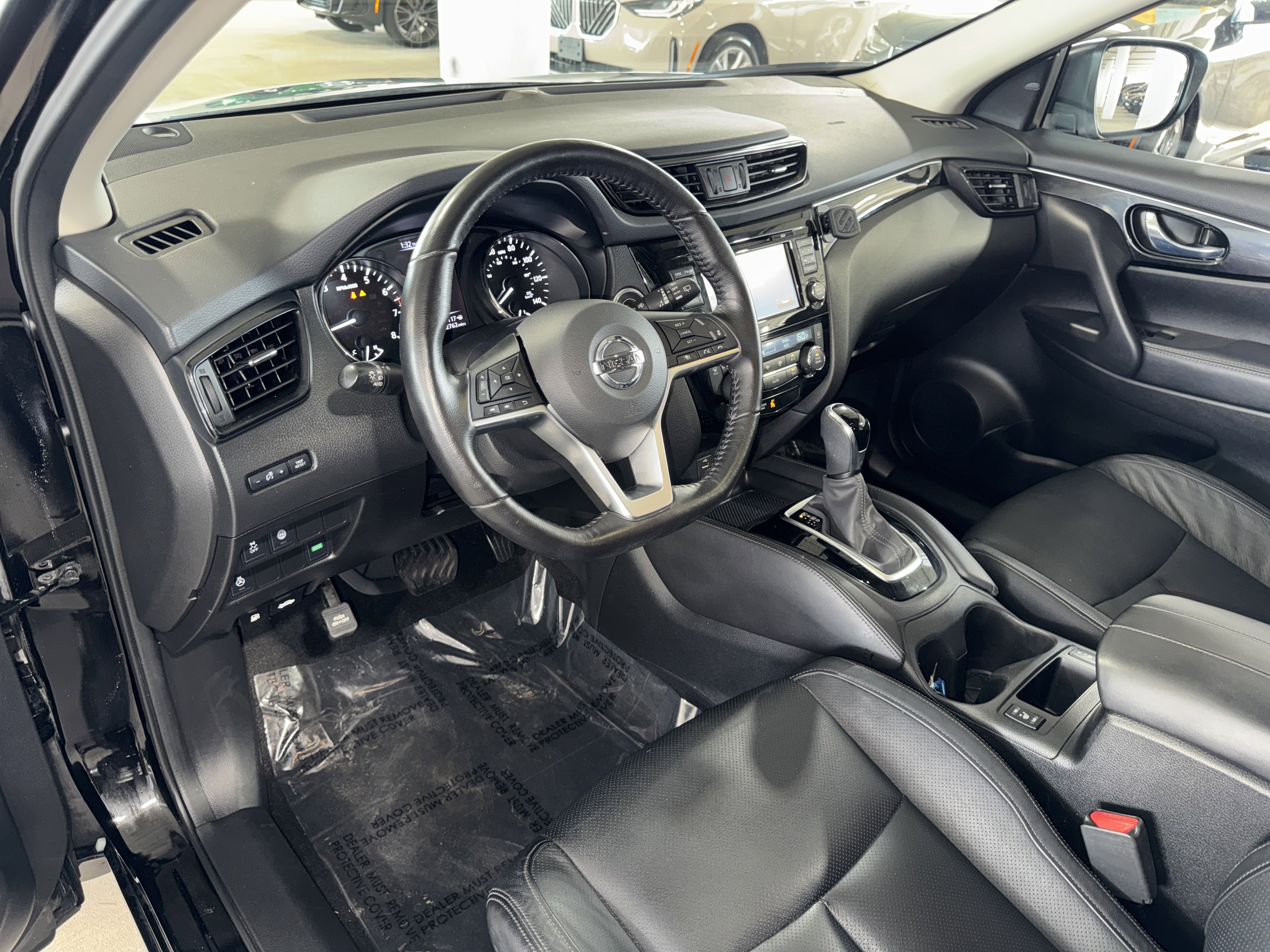 Used 2017 Nissan Rogue Sport SL w/ SL Premium Package image 19