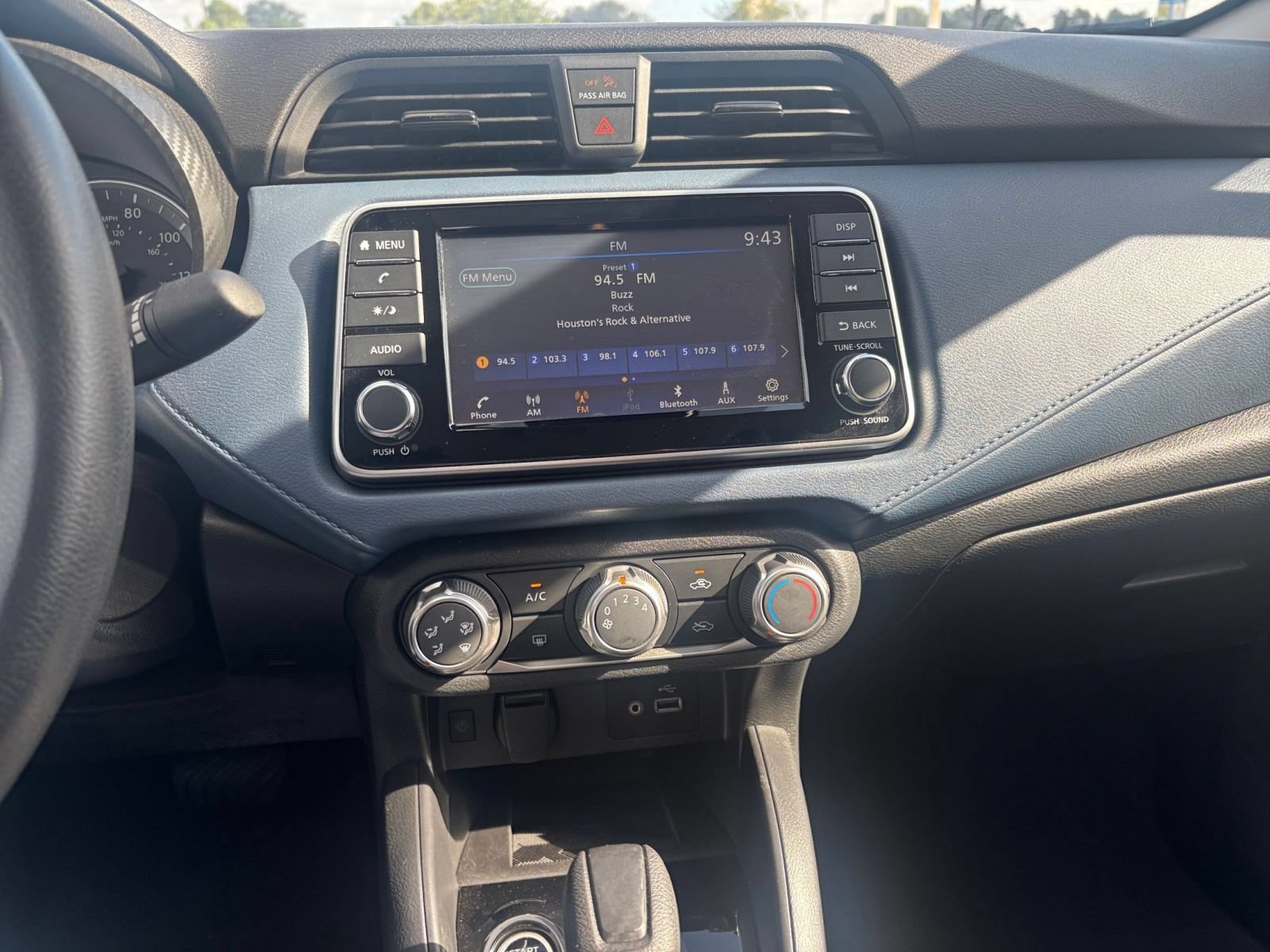 Used 2025 Nissan Versa SV FWD image 16