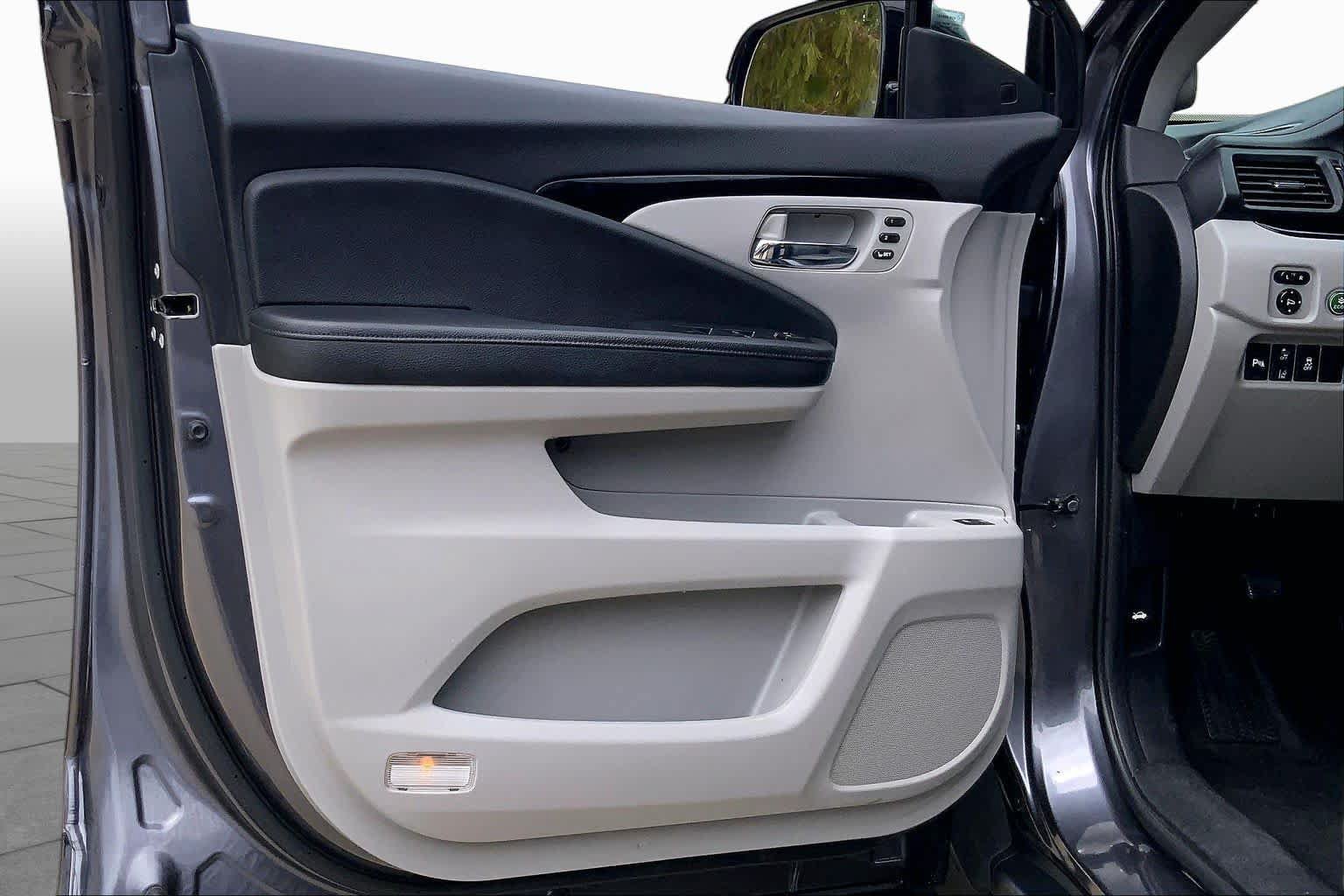 Used 2021 Honda Pilot Touring image 22