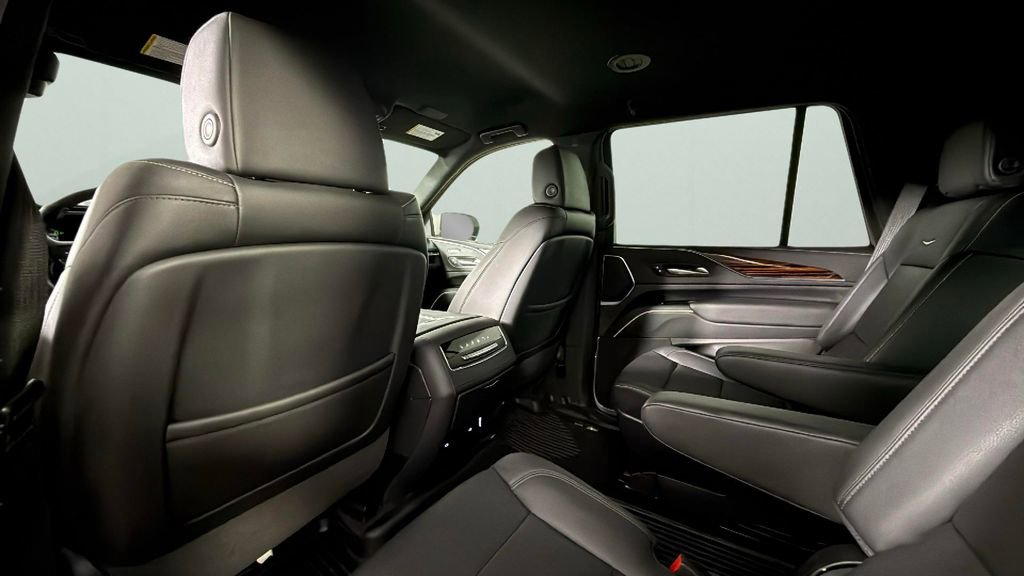 Used 2022 Cadillac Escalade Luxury image 29